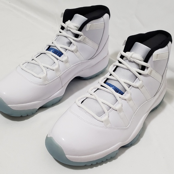 Athletic_Shoes